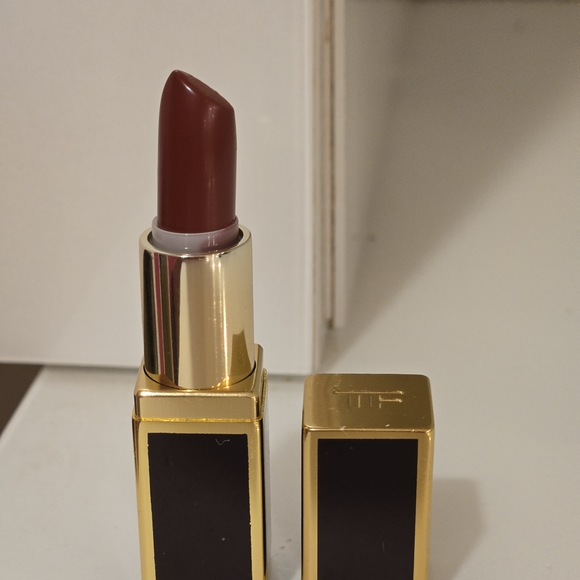 New Mini Tom Ford IMPASSIONED Rich Burgundy Lipstick - Picture 1 of 3